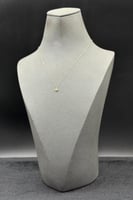 عقد ذهب بتصميم الماس عيار 18 بريق النقطة وزن 0.3 ج...