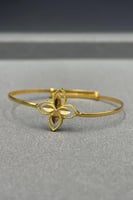 اسوارة اطفال وردة ذهب صافي عيار 21 وزن 2.5 جرام