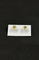 حلق طبي ذهب مع لؤلؤ عيار 18