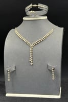 طقم دوائر ذهب مع باقيت تصميم الماس عيار 18 وزن 12....