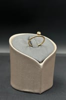 خاتم الماس وزن الذهب : 1.69 جرام وزن الألماس : 0.1...