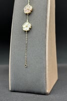 اسوارة خمسة وردات ذهب مع صدف ملون عيار 18 وزن 3.5...