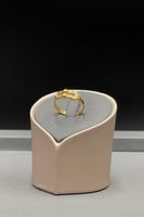 خاتم جنزير مع كور ذهب صافي عيار 21 وزن 1.7 جرام