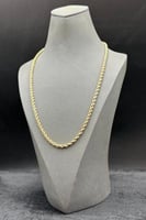 عقد مجدول ذهب صافي عيار 18 وزن من 6.4 الى 6.5 جرام