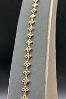 اسوارة زهرات ذهب تصميم الماس عيار 18 وزن 7 جرام