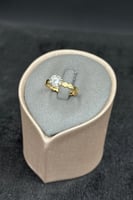 خاتم خلية ذهب مع فص سوليتير عيار 18 وزن 2.2 جرام