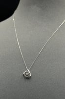 عقد الماس وزن الذهب : 0.34 جرام وزن الألماس : 0.07...