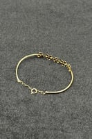 اسوارة اطفال وردات ذهب تصميم الماس عيار 18 وزن من...