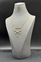 عقد مستطيل دورين ذهب مع لؤلؤ عيار 18 وزن من 4.8 ال...