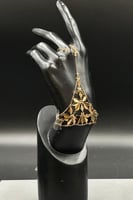 كف ذهب سعودي عيار 21 بتصميم وردة فخم بوزن 5 جرام