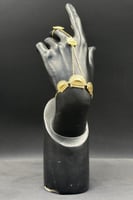 كف براشي ذهب صافي بحريني عيار 21 وزن من 6.2 الى 6....