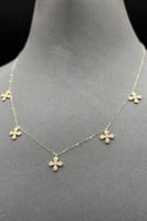 شوكر زهرات ذهب تصميم الماس عيار 18 وزن من 1.5 الى...