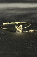 كف اطفال وردة ذهب تصميم الماس عيار 18 وزن 1.5 جرام