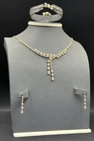 طقم ذهب تصميم الماس عيار 18 وزن 11.1 جرام