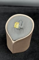 خاتم ذهب ابيض مع فص فانسي عيار 18 وزن من 2.8 الى 3...