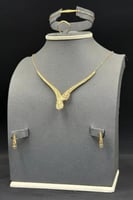 طقم ورقة الشجر ذهب صافي عيار 21 وزن 8 جرام