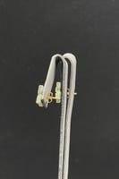 حلق وردة ذهب تصميم الماس عيار 18 وزن 2.2 جرام