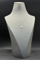 عقد زهرة ذهب تصميم الماس عيار 18 وزن من 0.9 الى 1...