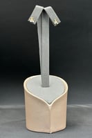 حلق وردة ذهب تصميم الماس عيار 18 وزن من 0.6 الى 0....