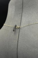 عقد V ذهب تصميم الماس عيار 18 وزن من 0.5 الى 0.6 ج...