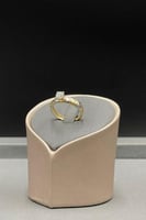 خاتم ذهب تصميم الماس عيار 18 وزن 1.8 جرام