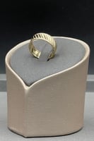 دبلة ذهب صافي عيار 18 وزن من 2.3 الى 2.5 جرام