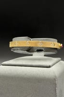 اسوارة وردة ذهب تصميم الماس عيار 18 وزن من 15.7 ال...