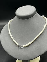 عقد ذهب ابيض مع لولو تصميم رقم2