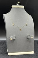 طقم اطفال دمعة مفرغ ذهب تصميم الماس عيار 18 وزن 1....