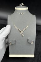 طقم ذهب عيار 18 أجنحة الأناقة وزن 5 جرام