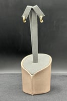 حلق مستطيل ذهب تصميم الماس عيار 18 وزن 2.2 جرام