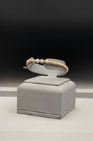 اسوارة كور ذهب عيار 18 صافي بتصميم الماس بوزن 8.1...