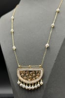 عقد شناف ذهب مع لؤلؤ عيار 18 وزن 7.1 جرام