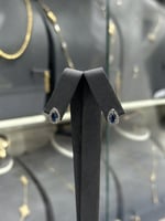 حلق شكل دمعه تصميم الماس