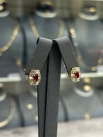 حلق ذهب تصميم الماس بفص ملون