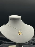 عقد الماس بتصميم دبدوب ملون لأطلالة راقية