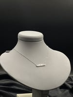 عقد الماس فخم بشكل مستطيل لأطلالة فريدة