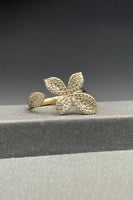 اسوارة مع خاتم وردة ذهب تصميم الماس عيار 18 وزن من...