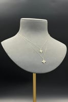 عقد نجمة دورين ذهب تصميم الماس عيار 18 وزن من 1.1...