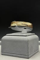 اسوارة على شكل ورقة الريشة ذهب صافي عيار 21 وزن 16...