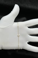 اسوارة فراشة ذهب مع صدف ابيض عيار 18 وزن 0.7 جرام