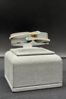 اسوارة ذهب مع فص سماوي عيار 18 وزن 7.8 جرام