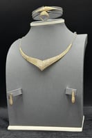 طقم ذهب صافي عيار 21 وزن 9.8 جرام