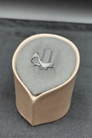 خاتم ذهب ابيض تصميم الماس عيار 18 وزن 1.1 جرام