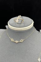 طقم ذهب تصميم الماس عيار 18 وزن 2.8 جرام