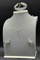 طقم مستطيل ذهب تصميم الماس عيار 18 وزن 5.6 جرام