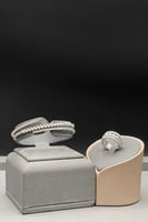 اسوارة مع خاتم ذهب ابيض تصميم الماس عيار 18 وزن 18...