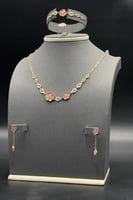 طقم ورد الطائف مع ورق الشجر ذهب ايطالي عيار 18 وزن...