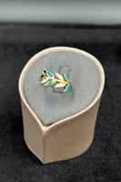 اسوارة مع خاتم اوراق شجر ذهب مع صدف ملون عيار 18 و...