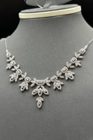 طقم ذهب أبيض للعروس عيار 18 همس التتويج وزن 16.6 ج...